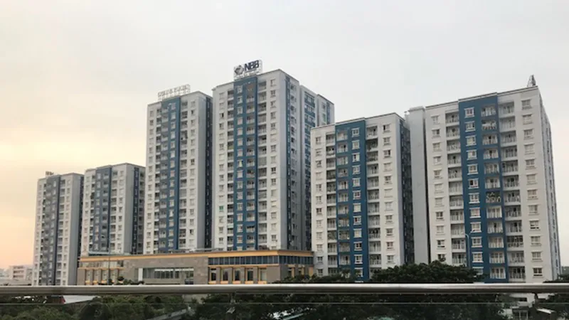 Hiện nhiều đối tượng được thụ hưởng chính sách nhà ở xã hội phải vay thương mại để mua nhà ở (Dự án nhà ở vừa túi tiền tại quận 8) Ảnh: Huy Anh
