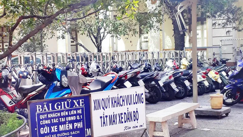 Miễn phí giữ xe người dân đến trụ sở UBND quận 1