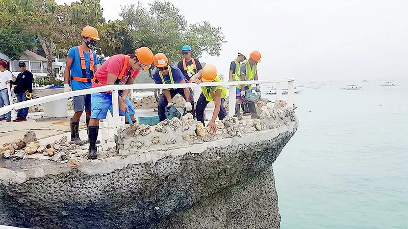 Philippines đóng cửa đảo du lịch Boracay vì ô nhiễm