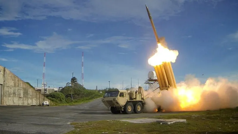 Hệ thống phòng thủ tên lửa tầm cao giai đoạn cuối (THAAD). Ảnh: REUTERS 