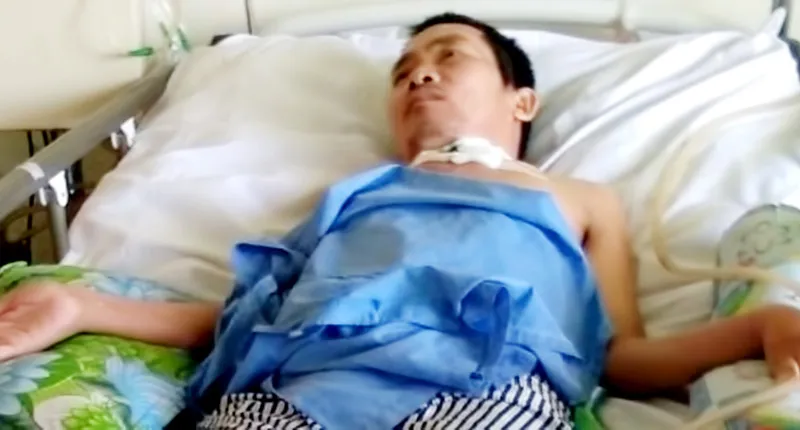 Cha nghèo liệt tứ chi, con mang nhiều bệnh tật