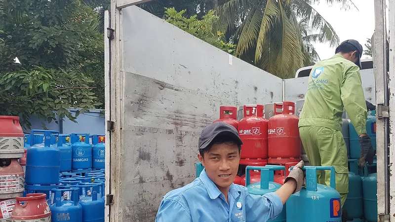 Từ đầu tháng 5-2018 đến nay, giá gas trong nước đã 5 lần được điều chỉnh với tổng mức tăng khoảng 40.000 đồng/ bình 12 kg