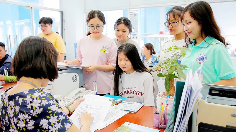 Thí sinh đăng ký nhập học tại Trường ĐH Công nghiệp thực phẩm TPHCM