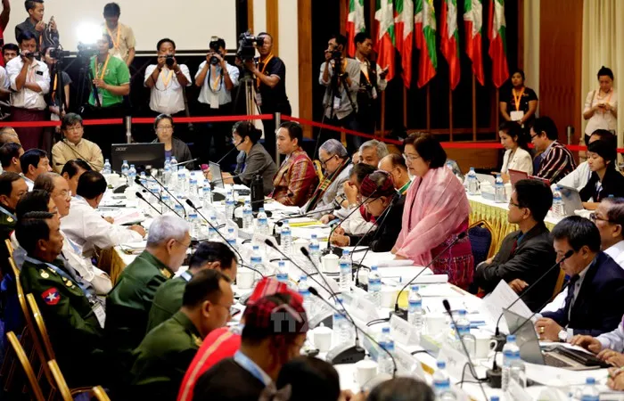 Một cuộc đàm phán giữa Ủy ban kiến tạo hòa bình liên bang của Chính phủ Myanmar và các nhóm vũ trang sắc tộc ở Yangon, Myanmar ngày 22-7. Nguồn: TTXVN