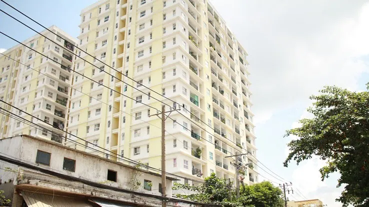 Tổ chức tháo dỡ phần xây dựng sai phép của chung cư Khang Gia