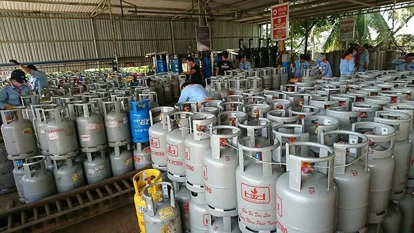 Từ ngày 1-11, giá gas sẽ giảm khoảng 40.000 đồng/bình 12 kg