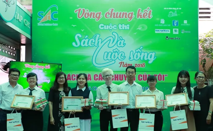 Trao giải cho các thí sinh. Ảnh: VGP
