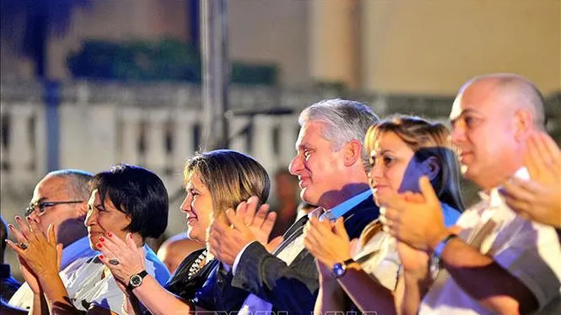 Chủ tịch HĐNN và HĐBT Cuba Miguel Díaz-Canel Bermúdez tham dự Gala "Mãi mãi Fidel". Ảnh: TTXVN