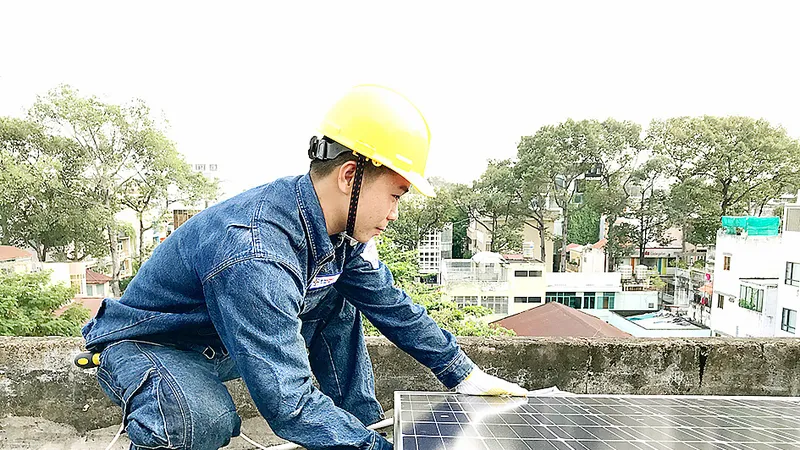 Tặng hệ thống điện mặt trời cho trường dạy trẻ khiếm thị