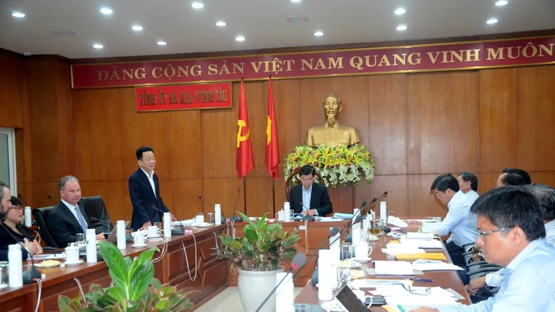 Ông Đỗ Quang Hiển, Chủ tịch HĐQT kiêm Tổng Giám đốc Tập đoàn T&T Group phát biểu tại buổi làm việc
