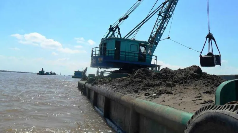 Chấm dứt khai thác cát trên sông Đồng Nai với 3 đơn vị, cá nhân