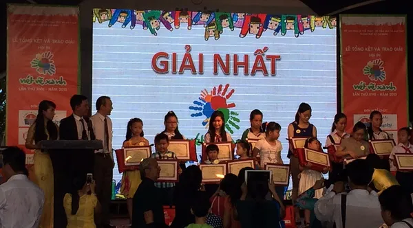 Trao giải hội thi Nét Vẽ Xanh năm học 2018 - 2019