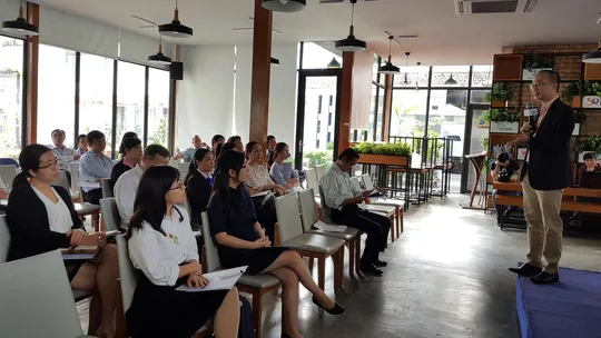 Tổ chức khóa học lập trình app