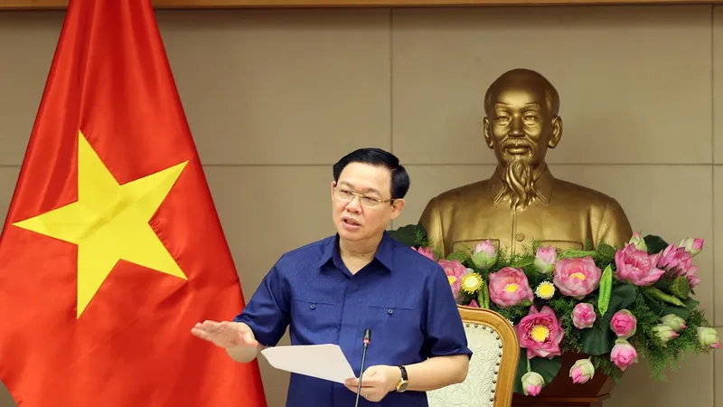 Phó Thủ tướng Vương Đình Huệ phát biểu tại cuộc họp. Ảnh: VGP