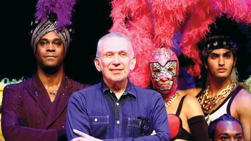 Nhà thiết kế Pháp đưa show “độc” đến London