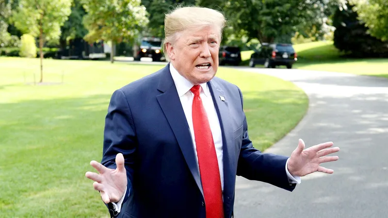 Tổng thống Mỹ Donald Trump tuyên bố áp thêm 10% thuế với 300 tỷ USD hàng hóa Trung Quốc nhập vào Mỹ