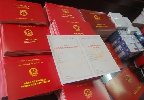 Trường đại học tự chủ thiết kế mẫu, in phôi văn bằng