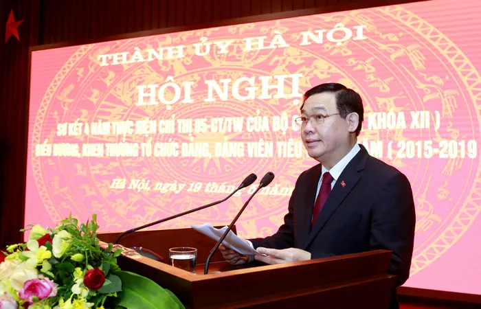 Bí thư Thành ủy Hà Nội Vương Đình Huệ phát biểu kết luận hội nghị 