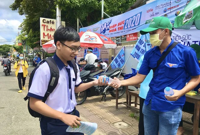 Gần 5.400 lượt tình nguyện viên Tiếp sức mùa thi