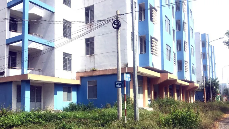 Nhiều khu đất công và nhà tái định cư bị bỏ trống