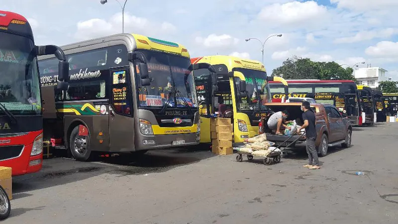  Nhiều doanh nghiệp vận tải ở TPHCM đang cần sự hỗ trợ. Ảnh: ĐỨC TRUNG 