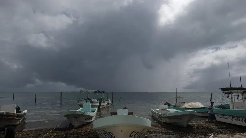 Bão Delta đổ bộ vào bang Quintana Roo và Yucatan, Đông Nam Mexico. Ảnh: AP