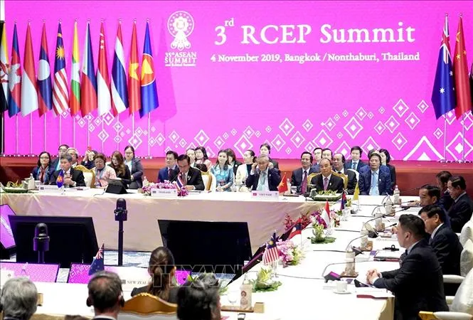 Ký kết hiệp định thương mại tự do ASEAN và đối tác