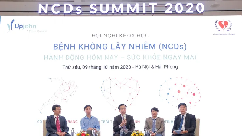 Các chuyên gia đầu ngành thảo luận tại hội nghị