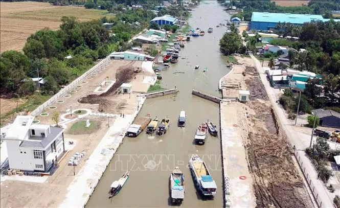 Cống âu thuyền Ninh Quới. Ảnh: TTXVN 