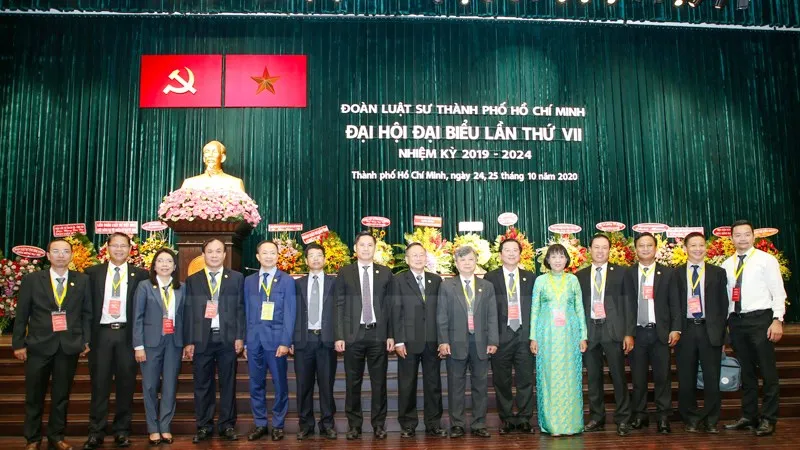 Ban Chủ nhiệm nhiệm kỳ mới ra mắt đại hội. Nguồn:HCMCPV.ORG