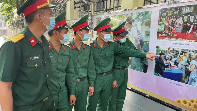 Triển lãm ảnh “Mừng xuân Tân Sửu - Mừng Đảng quang vinh”