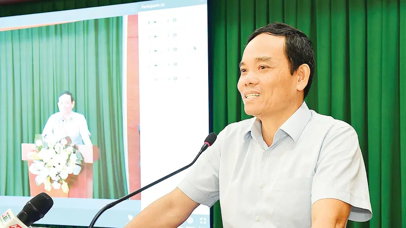 Phó Bí thư Thường trực Thành ủy TPHCM Trần Lưu Quang phát biểu tại hội nghị. Ảnh: VIỆT DŨNG