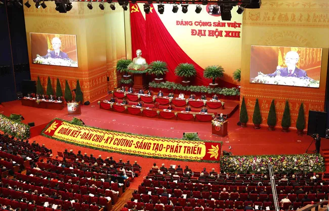 Chỉ thị của Bộ Chính trị về việc nghiên cứu, học tập, quán triệt, tuyên truyền và triển khai thực hiện Nghị quyết Đại hội đại biểu toàn quốc lần thứ XIII của Đảng