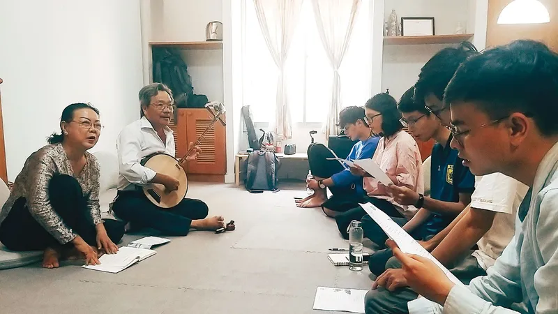 Một buổi học của Hát bội 101