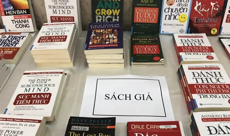 Sách giả vẫn hoành hành