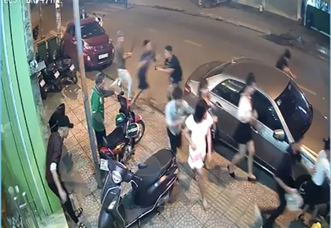 Đánh nhau sau khi hát karaoke, 2 người chết, 3 người bị thương