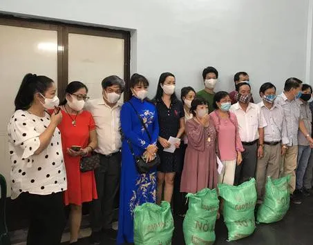 Hỗ trợ 178 nhân viên các sân khấu của TPHCM