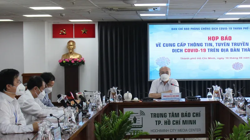 Đồng chí Phan Nguyễn Như Khuê phát biểu tại họp báo