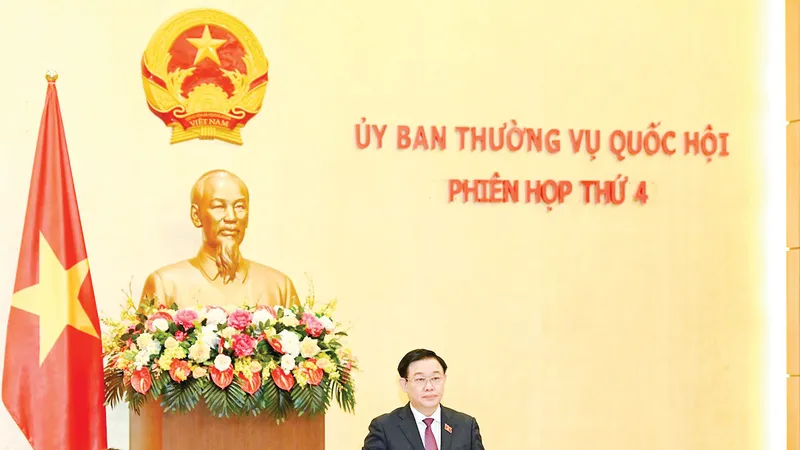 Chủ tịch Quốc hội Vương Đình Huệ phát biểu tại phiên họp