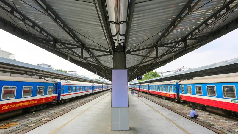 TPHCM: Bến xe, nhà ga vẫn thưa khách
