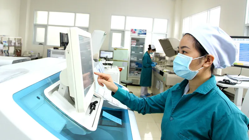 Công khai giá trang thiết bị y tế là bước đi làm lành mạnh hóa thị trường