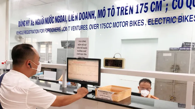 Người dân được tạo mọi điều kiện đăng ký sở hữu phương tiện tại Đội đăng ký xe, Phòng CSGT, Công an TPHCM