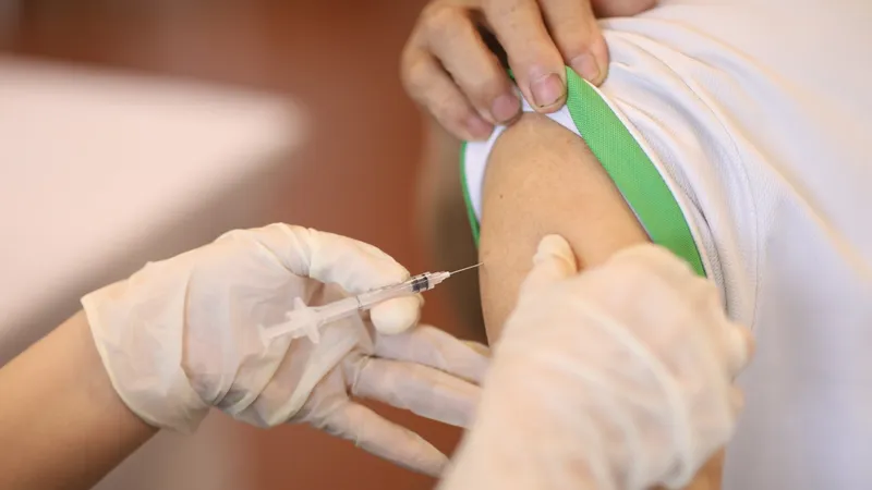 New Zealand điều tra việc một người tiêm 10 liều vaccine phòng Covid-19 chỉ trong một ngày