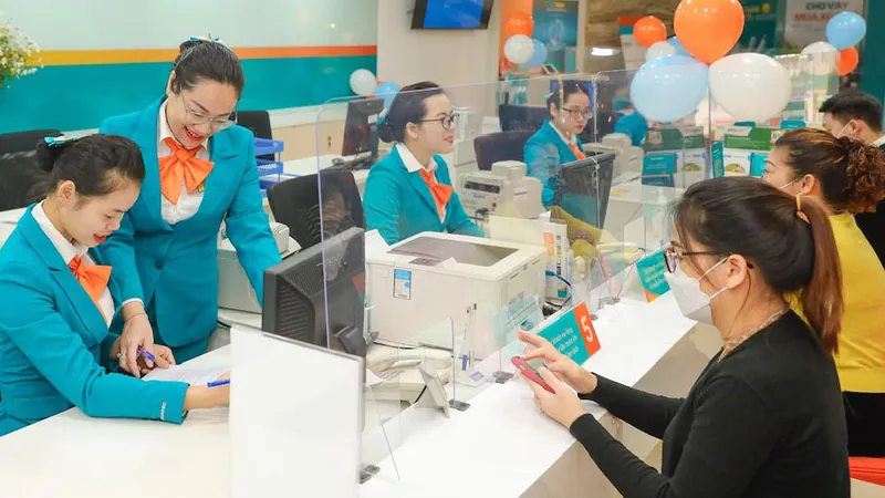 Sự bứt phá của tín dụng dịp cuối năm 2021 đã thúc đẩy lợi nhuận ngân hàng tăng mạnh. Ảnh: PHAN LÊ 