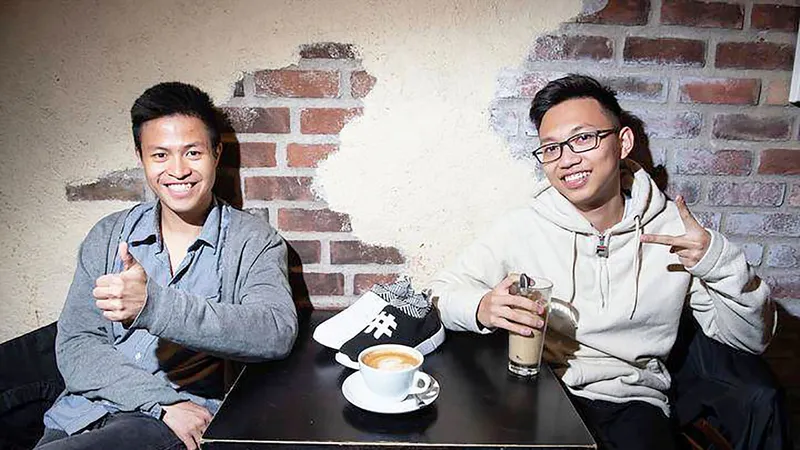 Jesse Khánh Trần (trái) và Chu Hoàng Sơn