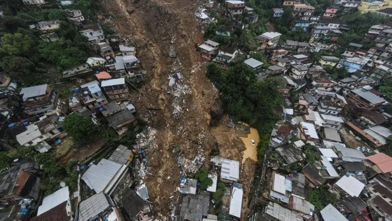 Lở đất vùi lấp ít nhất 60 ngôi nhà tại Peru