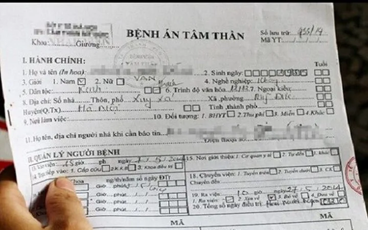Khởi tố 3 cán bộ y tế làm bệnh án giả