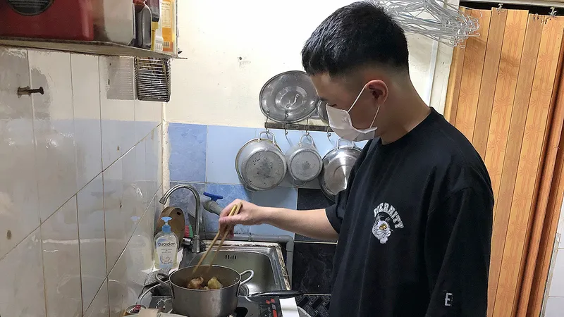 Nhiều sinh viên, người lao động tại các nhà trọ được chia sẻ khó khăn trong thời gian mắc Covid-19