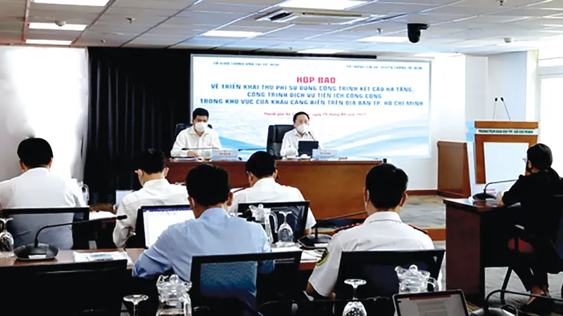 Ngày 25-3-2022, Sở Giao thông Vận tải phối hợp Sở Thông tin Truyền thông TPHCM tổ chức họp báo thông tin về triển khai thu phí hạ tầng cảng biển