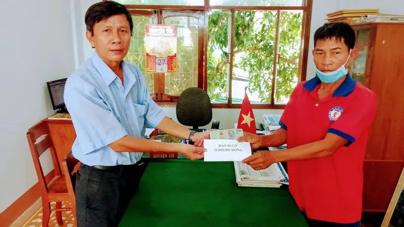 Trao 29,5 triệu đồng giúp hoàn cảnh khó khăn